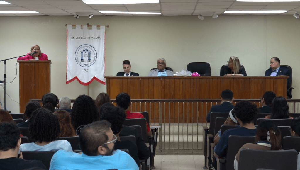 Reconocimiento académico honra legado de la Dra. Virginia Arango&nbsp;Durling