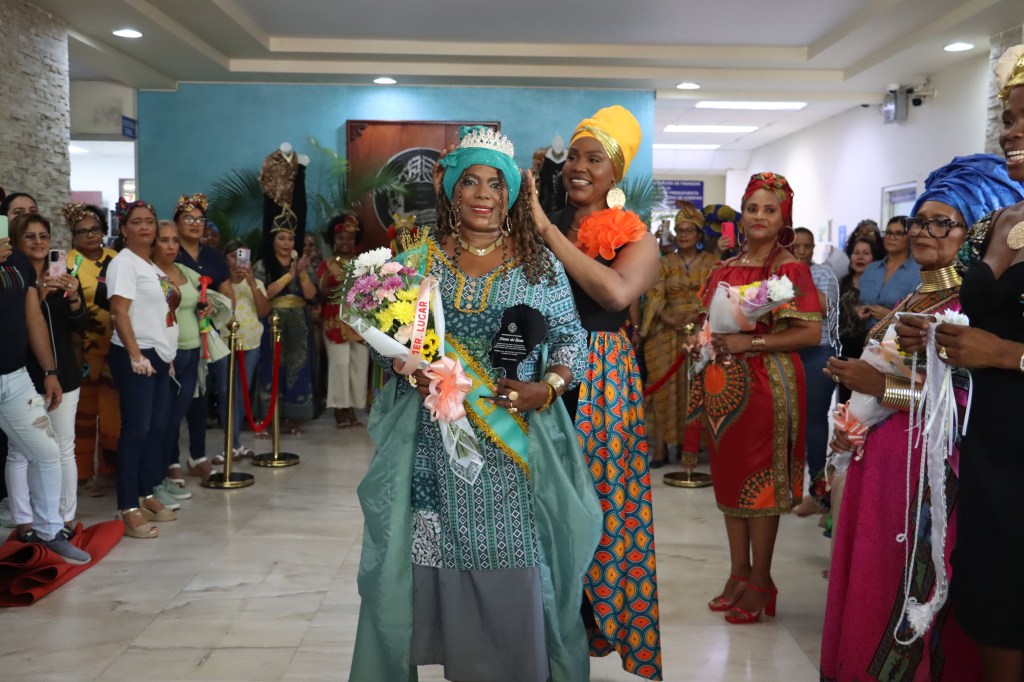 Lastenia Thoms es coronada como la primera “Diosa de Ébano” de la Universidad de&nbsp;Panamá