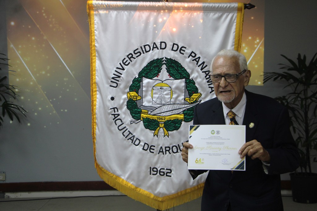 Facultad de Arquitectura y Diseño celebra 64 años de trayectoria académica y reconoce la labor de sus&nbsp;docentes
