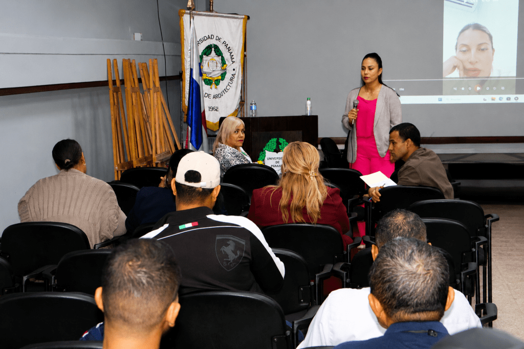 Universidad de Panamá fortalece la imagen institucional con seminario sobre Imagen Personal y Proyección Profesional