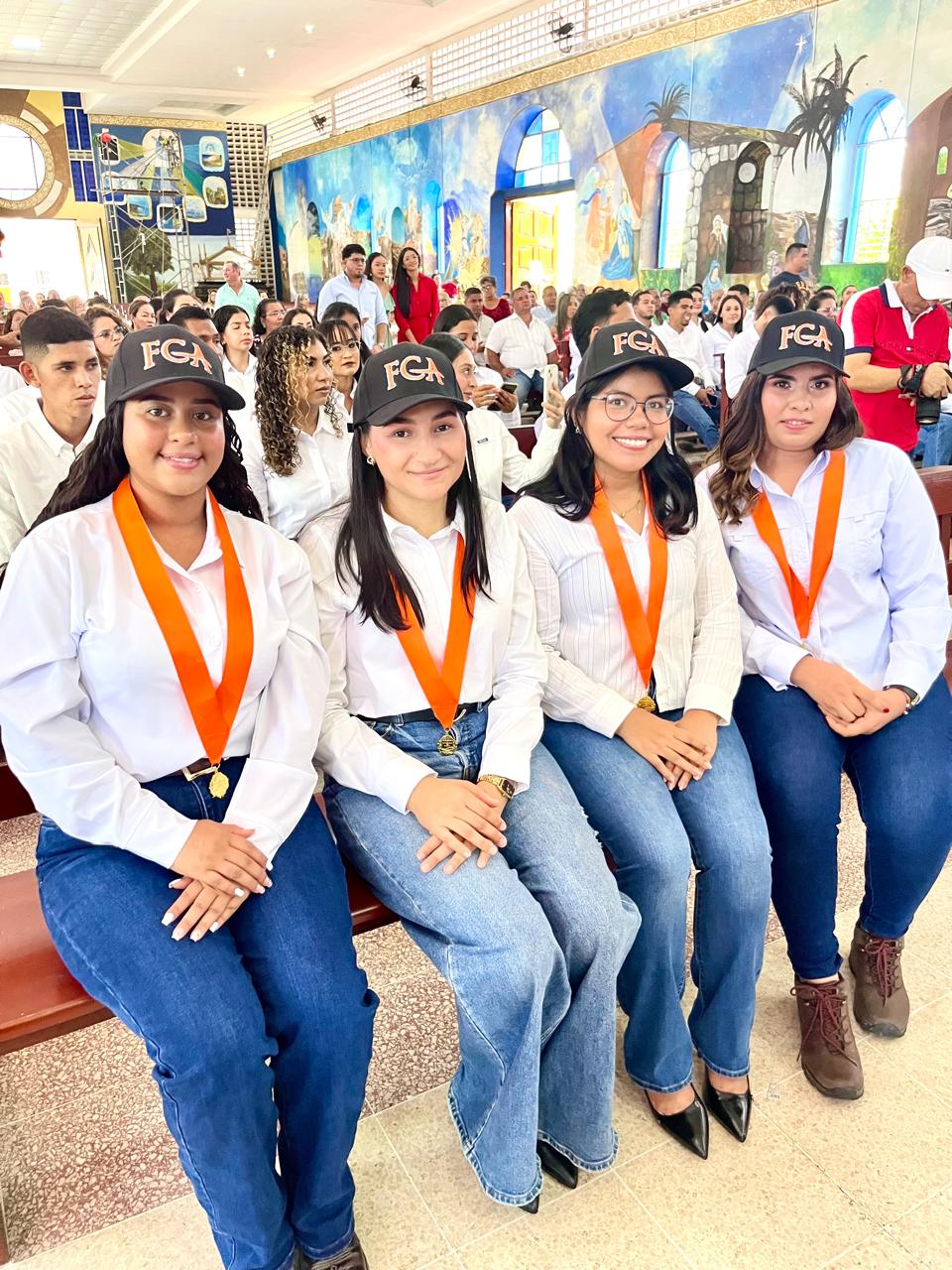 Facultad de Ciencias Agropecuarias celebra la tradicional bendición de medallas e imposición de emblemas