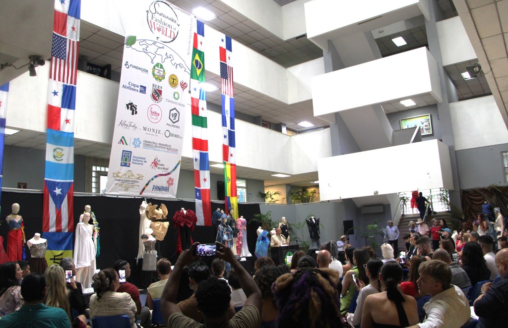 Facultad de Arquitectura y Diseño es sede del Sustainable Fashion of the World 2026