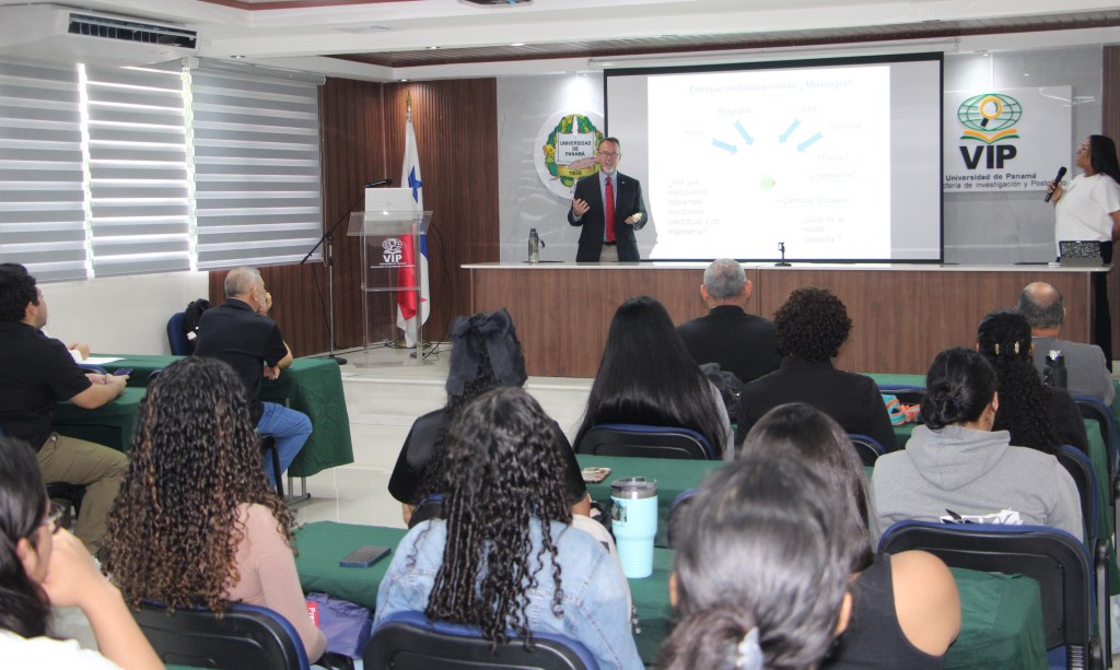 Conferencia sobre investigación interdisciplinaria fortalece el estudio del agua, la contaminación y el cambio climático en la Universidad de&nbsp;Panamá