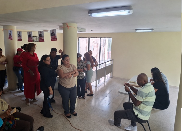 Comunidad universitaria participa con normalidad en la jornada electoral para elegir nuevas&nbsp;autoridades