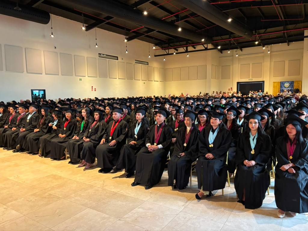 CRU de Veraguas graduó 597 nuevos profesionales que contribuirán al desarrollo del&nbsp;país