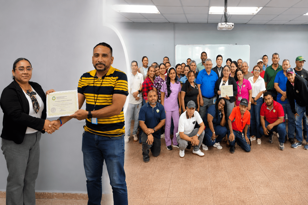 Universidad de Panamá fortalece la prevención de riesgos laborales con seminario de Salud&nbsp;Ocupacional