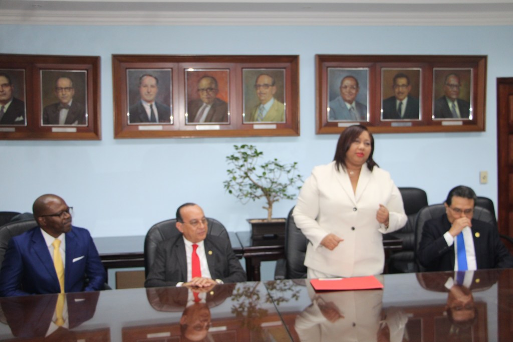 Nuevas autoridades del CRUC asumen el reto de recuperar sus instalaciones y avanzar hacia la&nbsp;presencialidad