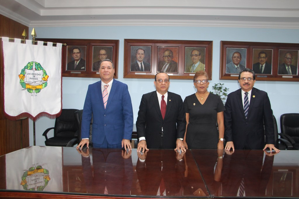 Nuevas autoridades del CRU de Azuero asumen funciones con visión de cambio y trabajo en&nbsp;equipo