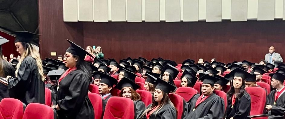 Facultad de Derecho de la Universidad de Panamá gradúa a 164 nuevos profesionales con un llamado a ejercer la justicia con ética y&nbsp;excelencia