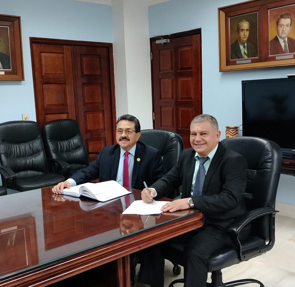 Edgardo Rodríguez asume la dirección del Centro Regional Universitario de San&nbsp;Miguelito
