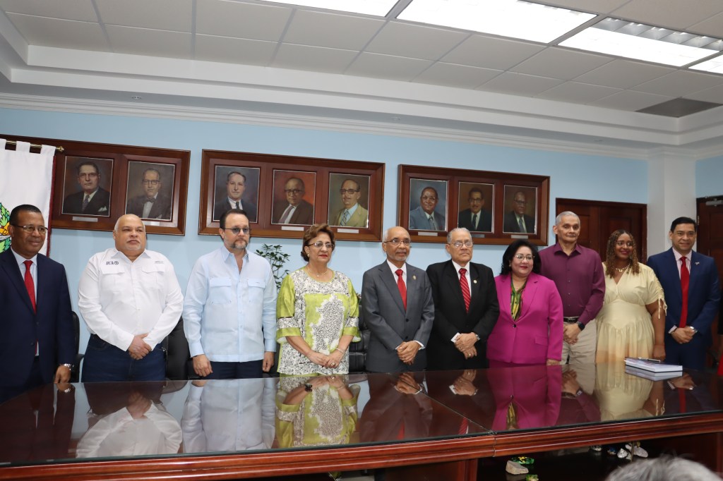 Universidad de Panamá busca fortalecer vínculos con el sector empresarial mediante nueva gestión de Universidad-Empresa